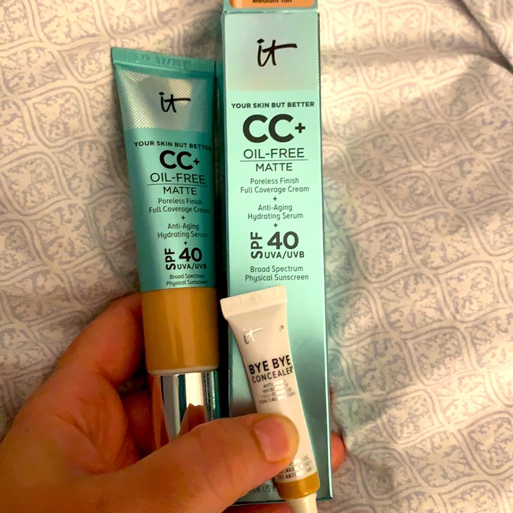 it cosmetics BNIB CC+ & BYE BYE